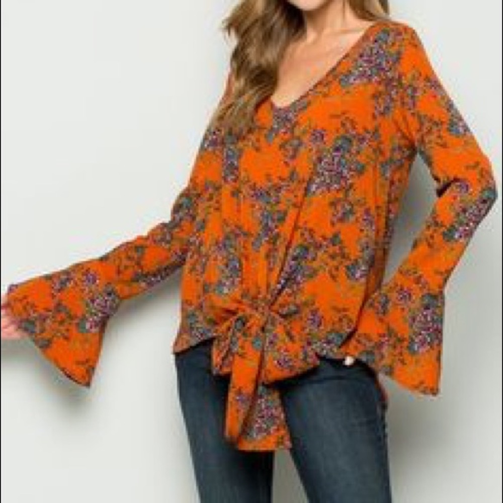 🌻 BOGO FREE 🌻 Acting Pro Floral Blouse